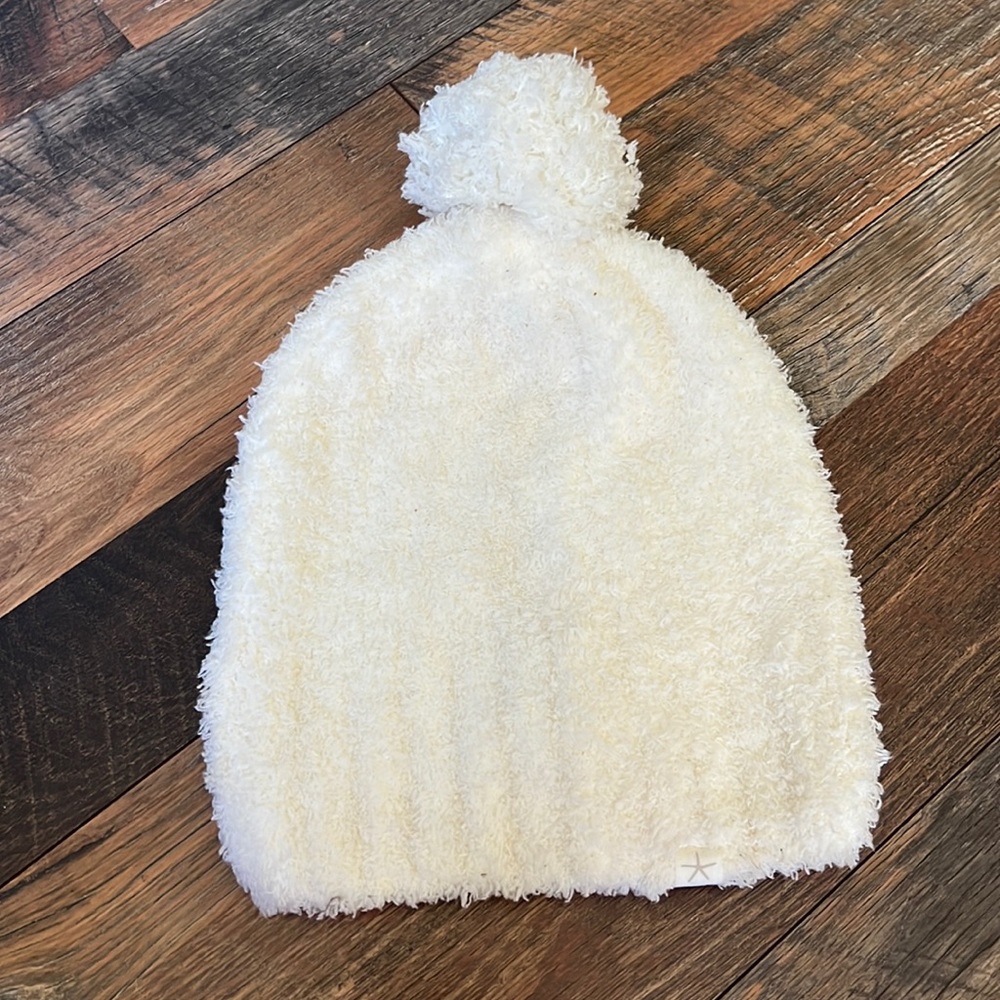 Cozy beanie barefoot